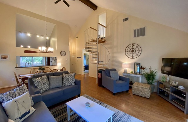 Ocean Edge, Patio Style w/ Enclosed Loft, Renovated, Central AC, 6 Pool Passes (Fees Apply) - AL0163