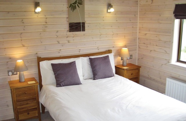 3 bedroom accommodation in Wighill, York