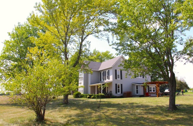 Over the Lake and Through the Woods. Fall Fun. Secluded Ranch Stay!