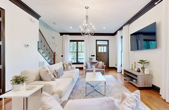 Oversized deck, patio, grill with prime location to downtown