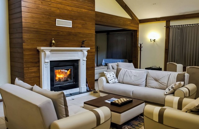 Ovit Hotel
