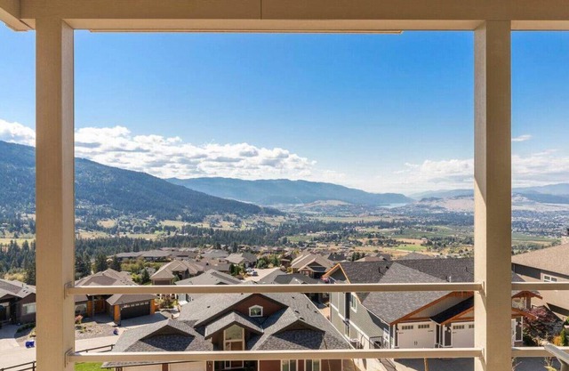 5 dormitorios con vistas al lago en Silver Star Mountain.