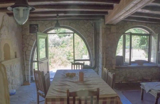 The Owl House en el camino hacia el sur de Creta
