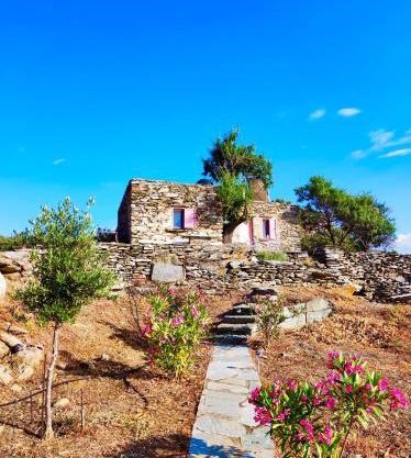 OWL’S NEST/THE PINK COTTAGE