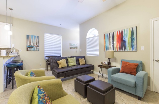 Owners Special Updated 3 bedrooms condo close to beach great amenities, pool