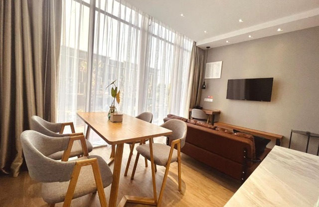 oxy suites 1-01 at Shop House Meisterstadt Pollux Habibie