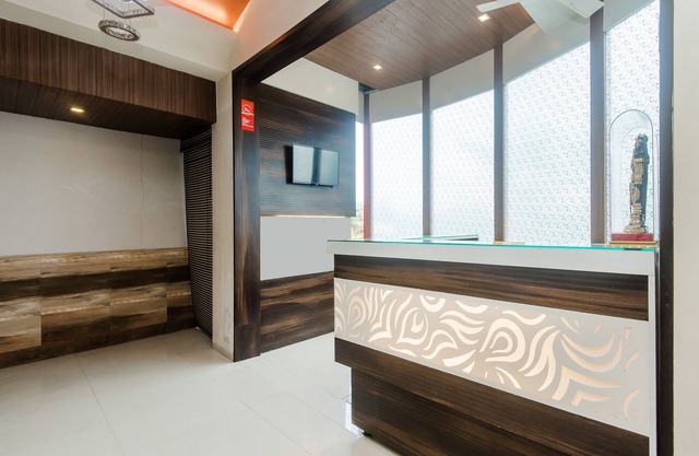 OYO 11747 Hotel Sai Comforts