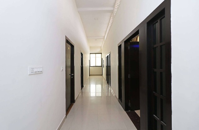 OYO 11878 Hotel De DS Plaza