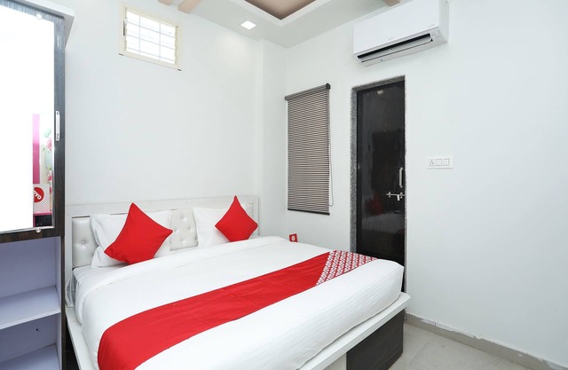 OYO 13822 Kolar Hotel