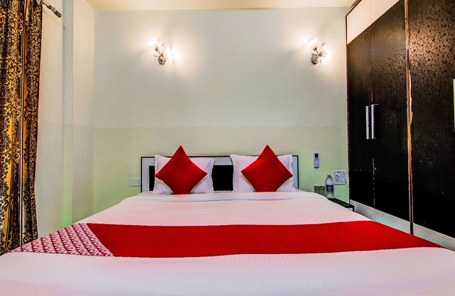 OYO 14066 hotel Govindi palace