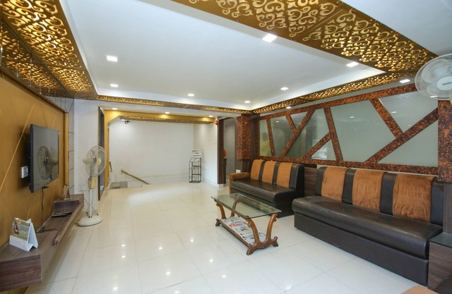 OYO 14465 Hotel Cozy Residency