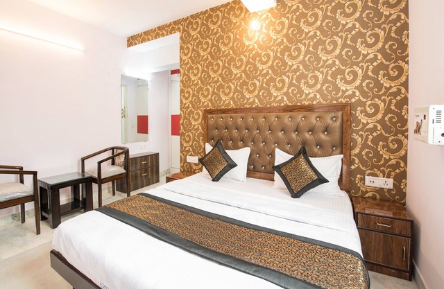 OYO 14728 Manan Residency