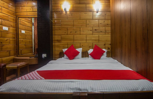 OYO 14874 Live Inn Guest House