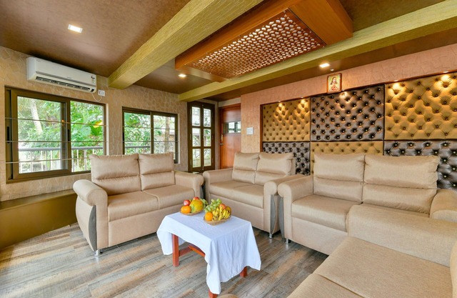 OYO 16838 Big B Houseboat 10 BHK