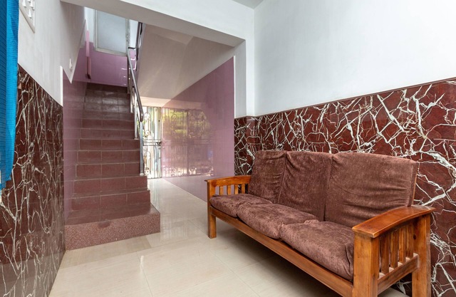 OYO 19396 Cristal Residency