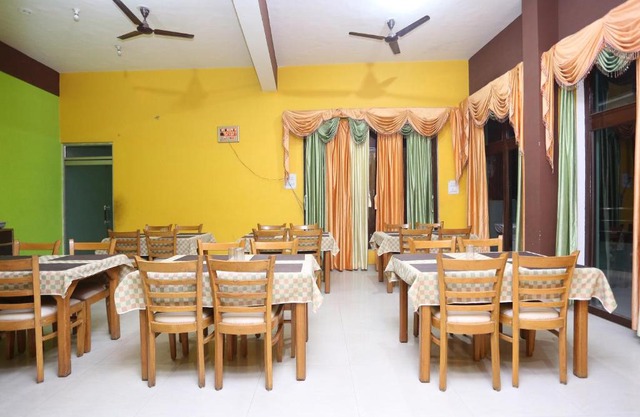 OYO 19409 Hotel Sunita And Restaurant