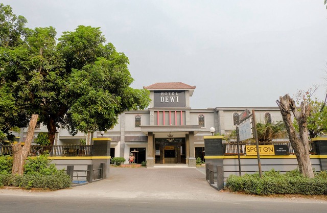 OYO 1971 Hotel Dewi