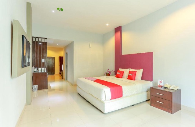 OYO 2073 Grand Inn Hotel Lombok