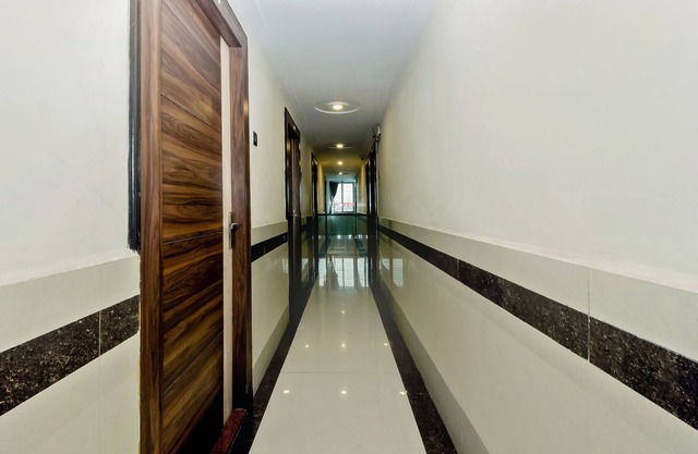 OYO 23656 Parimeet Hotel