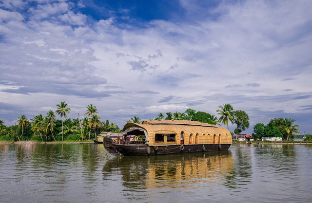 OYO 24271 Houseboat My Trip 2bhk