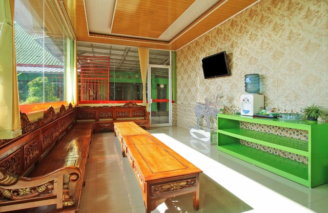 OYO 2596 Homestay Hj. Suharti