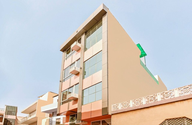OYO 28054 Hotel Suraj Villa