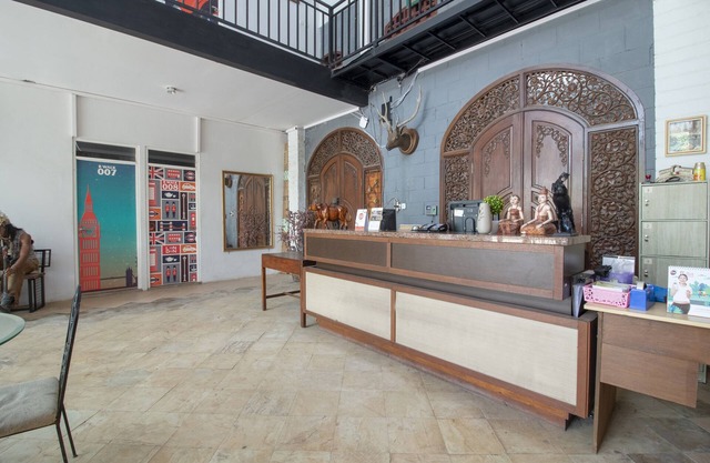 OYO 3283 Bwalk Hotel