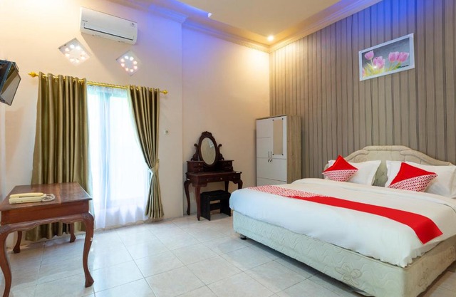 OYO 3452 Esemka Hotel And Resto