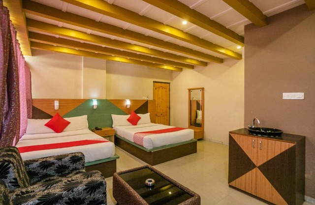 OYO 436 Emirates Suites