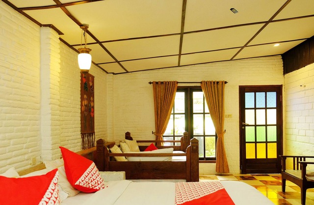 OYO 438 Cemara's Homestay