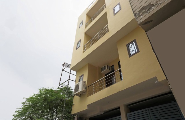 OYO 45288 Hotel 2 Yaars