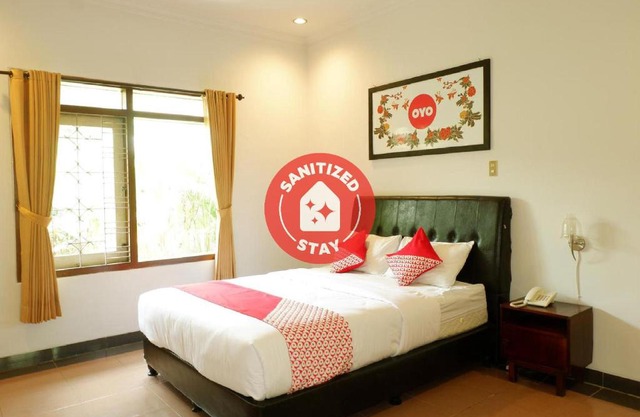 OYO 517 Hotel Arjuna Lawang