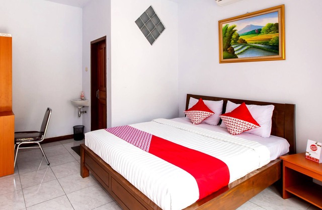 OYO 569 Cigadung Guest House