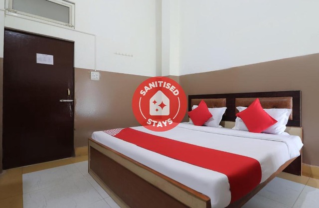 OYO 62108 Parinay Guest House