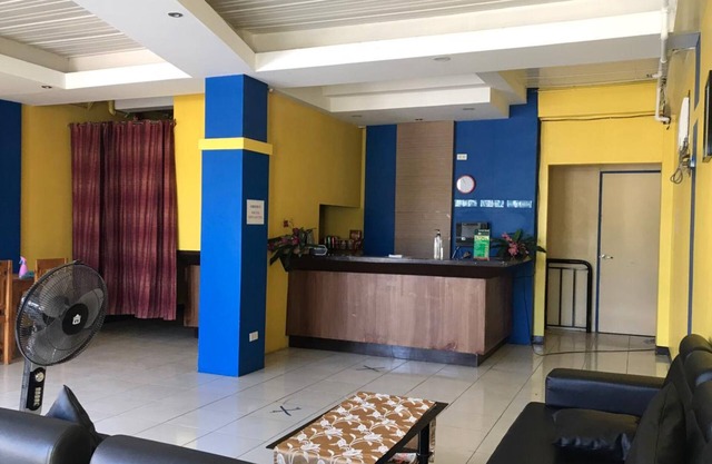 OYO 762 Laurien Hotel