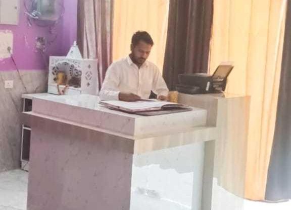 OYO 81254 Hotel Samrat