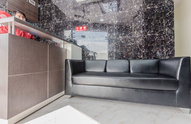 OYO 8298 Zee Residency