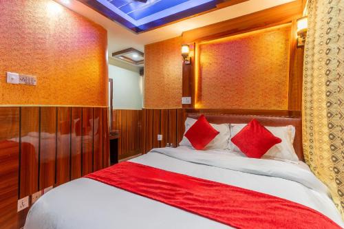 OYO 830 Hotel Amrit Kunja