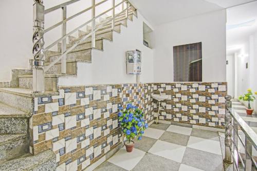 OYO 83076 Dynamo Guest House