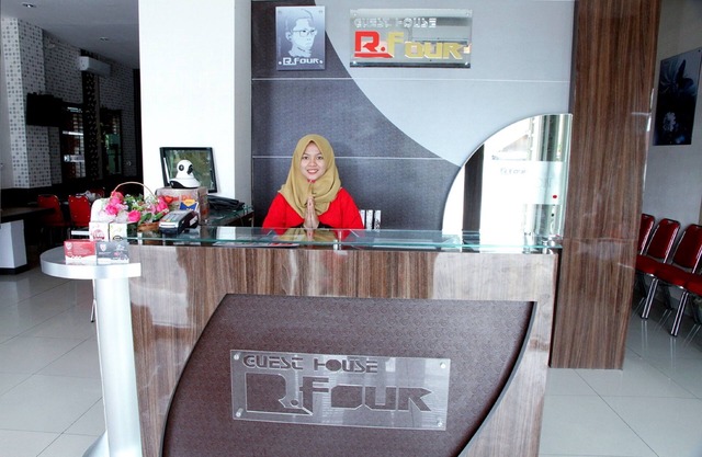OYO 861 R Four Hotel