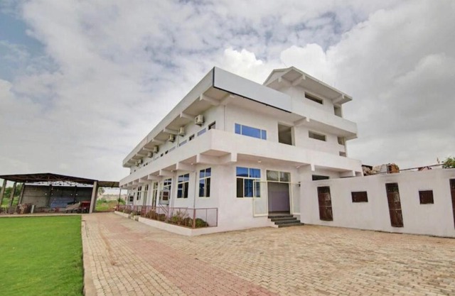 OYO 87955 Siya Hotel