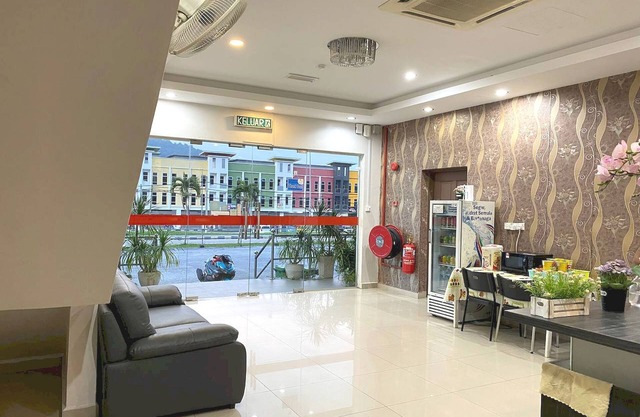 OYO 89715 CK Hotel 2