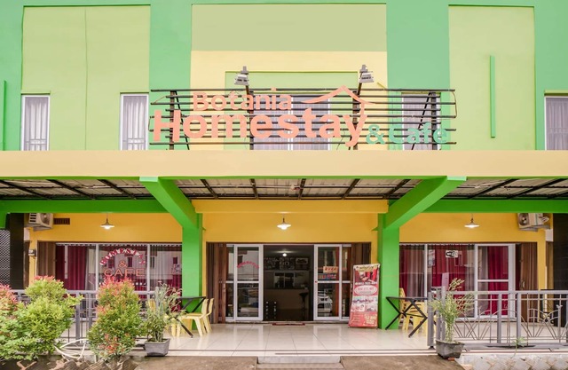 OYO 90024 Botania Homestay & Cafe