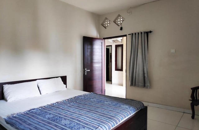 OYO 90096 Hotel Tiana