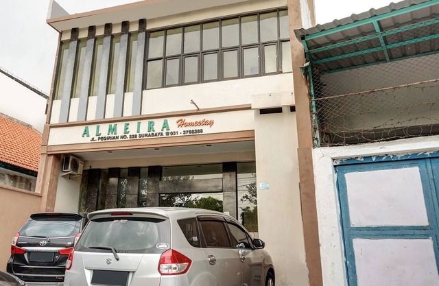 OYO 90442 Almeira Homestay Syariah Sub