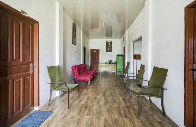 OYO 90645 Karisma Residence