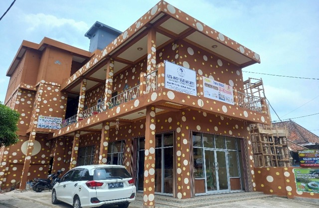 OYO 90731 E-kreasi Home