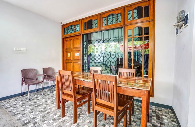 OYO 90891 Parang Kusumo Residence
