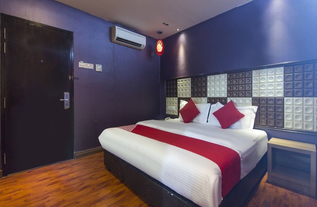 OYO 90894 Hotel Smc I-city