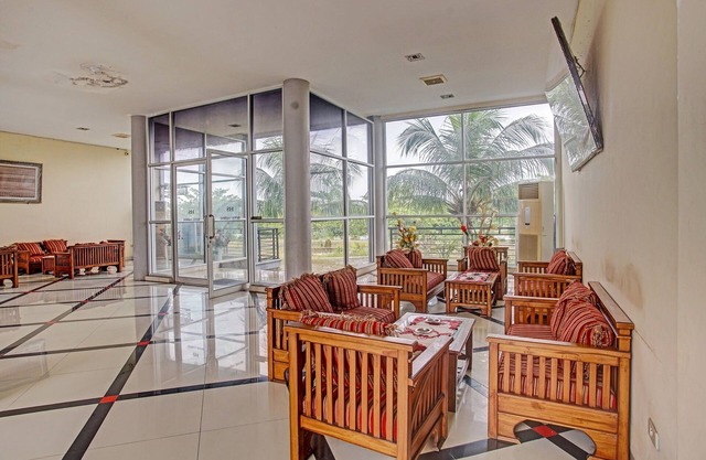 OYO 90947 Hotel Sarbini